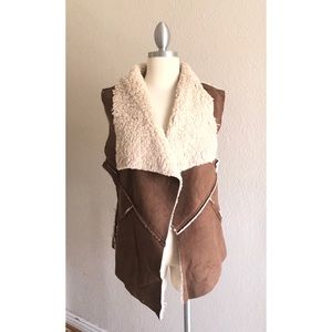 NWT Faux fur trim faux suede shearling vest size S